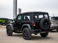 Welcome to 400 Chrysler Dodge Jeep Ram. 3.6L V-6 engine with manual transmission | 4x4 drive system... (image 5)