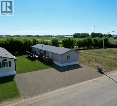 Welcome to this spacious 20-wide modular home, available for immediate possession! Offering 1,520 sq...