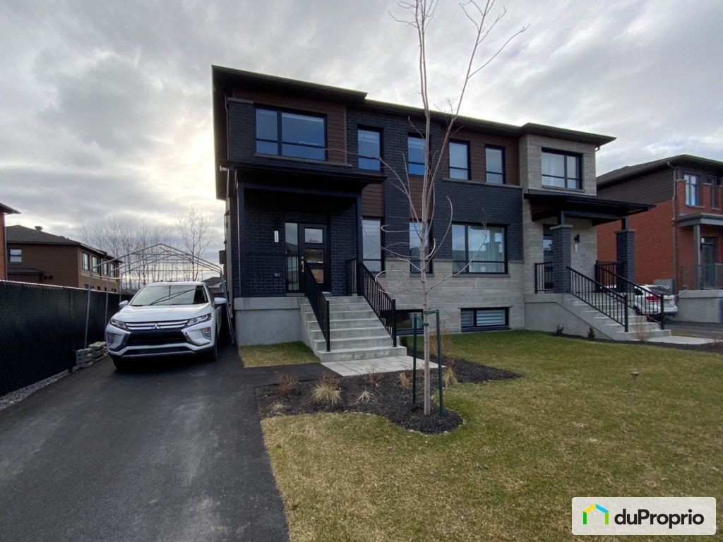 $800,000 - Semi-detached for sale in Longueuil (Vieux-Longueuil) — photo 1