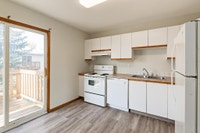 Amenities: Walk-in Closets • Fenced Back Yard • In-suite Laundry Suite & Building: Three-bedroom sui... (image 4)