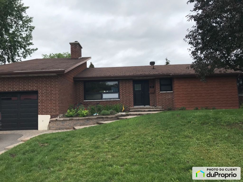 $440,000 - Bungalow for sale in Roberval — photo 1