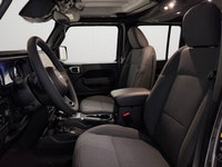 Cloth Low-Back Bucket Seats, Remote Start System, Heated Front Seats, Heated Steering Wheel, Uconnec... (image 9)