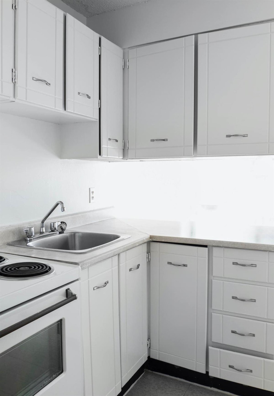 2 Bedroom on Riverside for November - Starting at $1,799 5