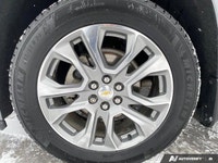 KBB.com 12 Best Family Cars. This Chevrolet Traverse boasts a Gas V6 3.6L/217 engine powering this A... (image 9)