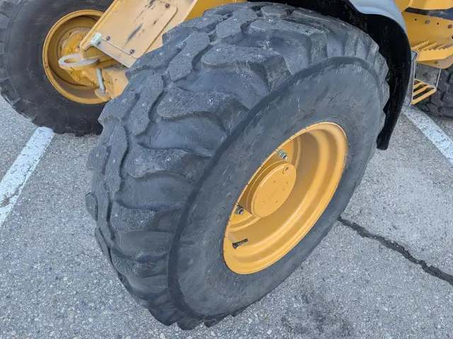 2020 CATERPILLAR 908M in Heavy Equipment in Edmonton - Image 18