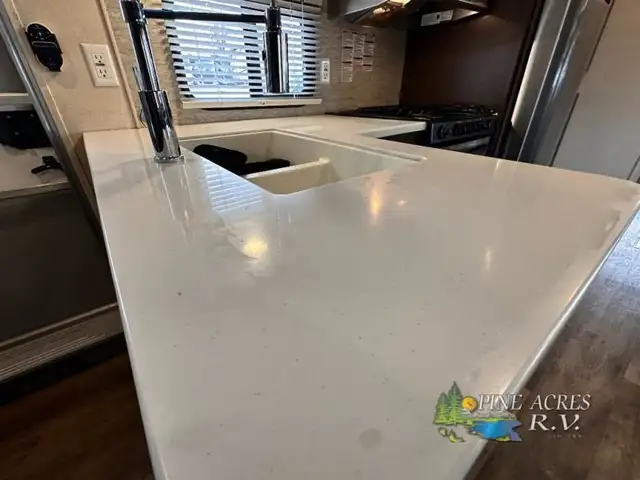 2019 Forest River RV Salem 32BHDS Bunk Room & 2 Slides in Travel Trailers & Campers in Moncton - Image 26