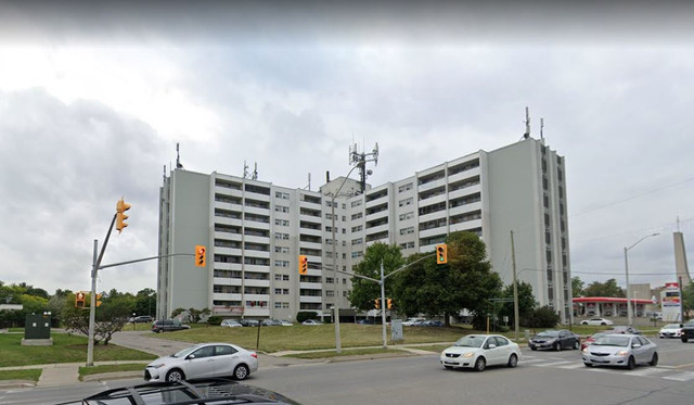 Golden Equity Properties at 99 Kennedy road North Apartment dans Locations longue durée  à Ville de Toronto
