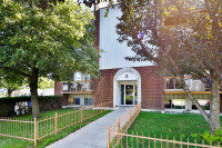 4 1/2 EAU CHAUD INCL  PARC LAURIER LONGUEUIL DISPO MAINTENANT