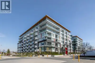 Well located at southeast corner of richmond. Far away from the plane noise. with southeast exposure...