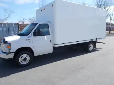 2019 Ford E450 Cube Van 6,2, V8, gas, auto, air, radio 16 ft freight box, roll up door Loading ramp,...