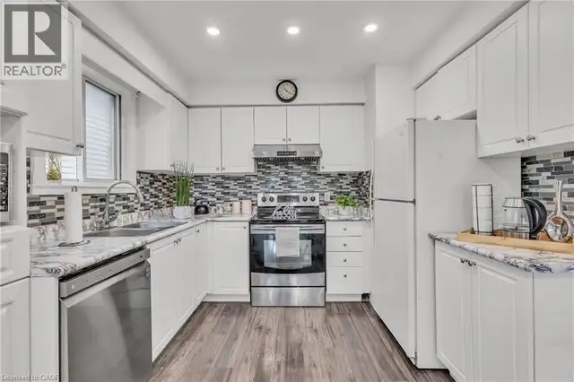 425 ERINBROOK Drive Kitchener, Ontario in Houses for Sale in Kitchener / Waterloo - Image 16