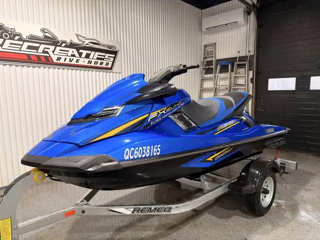 2016 Yamaha WAVE RUNNER FX CRUISER SVHO **MOTEUR SUPERCHARGED 25 in Personal Watercraft in Laval / North Shore - Image 3