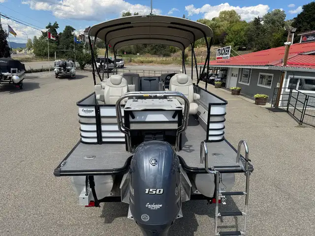 2019 SYLVAN Mirage 8522 Party Fish Luxury Ed TRITOON -used ponto in Powerboats & Motorboats in Prince Albert - Image 12