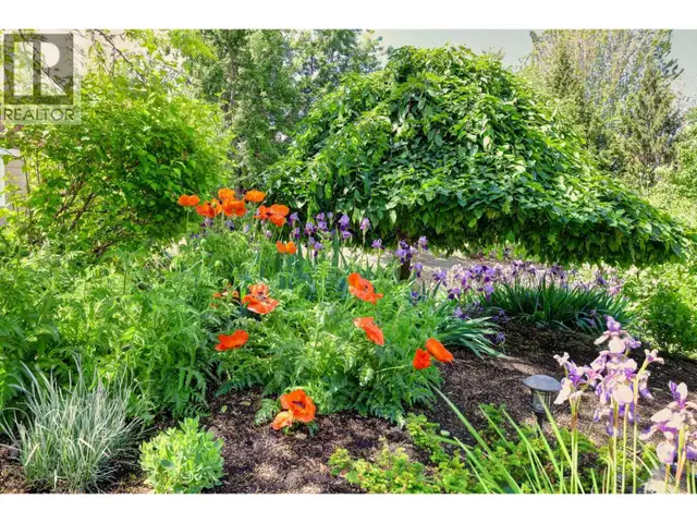 3672 Luxmoore Road Kelowna, British Columbia in Houses for Sale in Penticton - Image 9