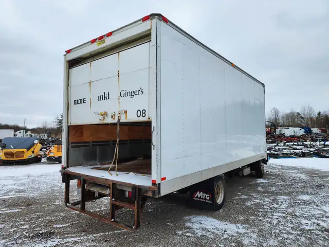 Hino 195 21ft Van Body - Stock #: HI-0824-10 in Heavy Equipment Parts & Accessories in Hamilton - Image 4