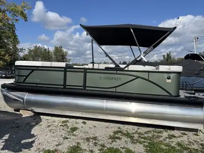New 2025 Godfrey 20 FT Sweetwater 2086 Cruise power matched with a Yamaha 150HP Outboard Motor Ready...