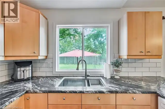 8 BEACH Road Lowbanks, Ontario in Houses for Sale in St. Catharines - Image 19