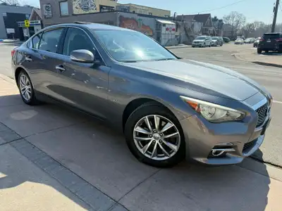 2014 INFINITI Q50 PREMIUM 3.7L 6 CYL AWD NO TURBO 144,000 KM NO ACCIDENT CARFAX AVAILABLE. ONE OWNER...