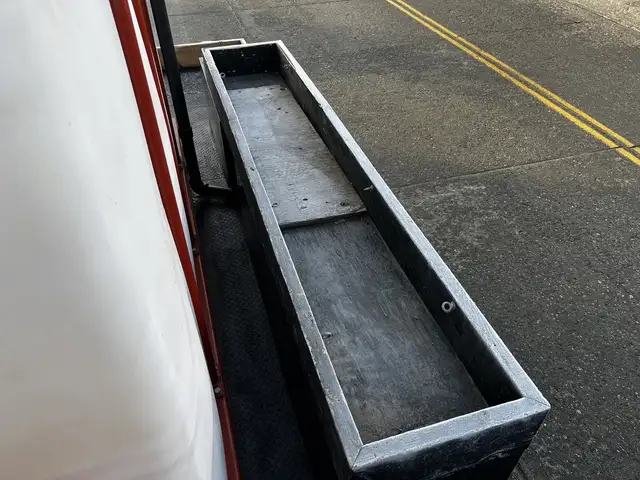 2011 Ford F750 18 Foot Cummins Manual Flatdeck in Heavy Trucks in Winnipeg - Image 24