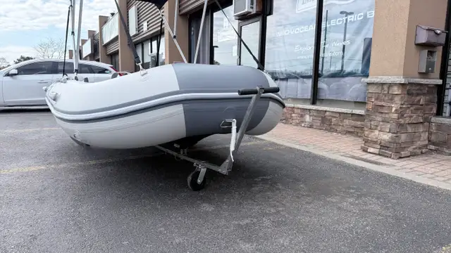  MAC380S Package w/ Canopy & Dolly – April $3500 in Powerboats & Motorboats in Oakville / Halton Region - Image 6