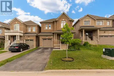 Beautifully Upgraded Brookfield Built 4 Bdrm Detached Home In Alliston's Prestigious Treetops Commun...