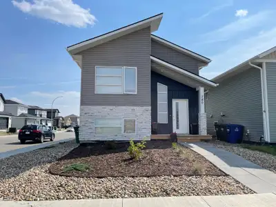 Lovely Bright 2 Bedroom Basement Suite in Aspen Ridge - 780 Feheregyhazi Blvd Available May 1st, 2 b...