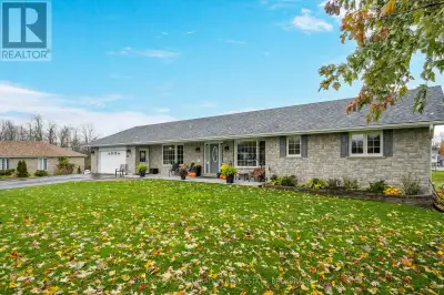 Welcome to this exceptional bungalow located on a quiet cul-de-sac just minutes from Napanee. Offeri...