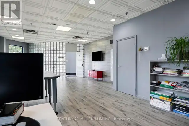 18 - 2355 DERRY ROAD E Mississauga (Northeast), Ontario in Commercial & Office Space for Sale in Mississauga / Peel Region - Image 21