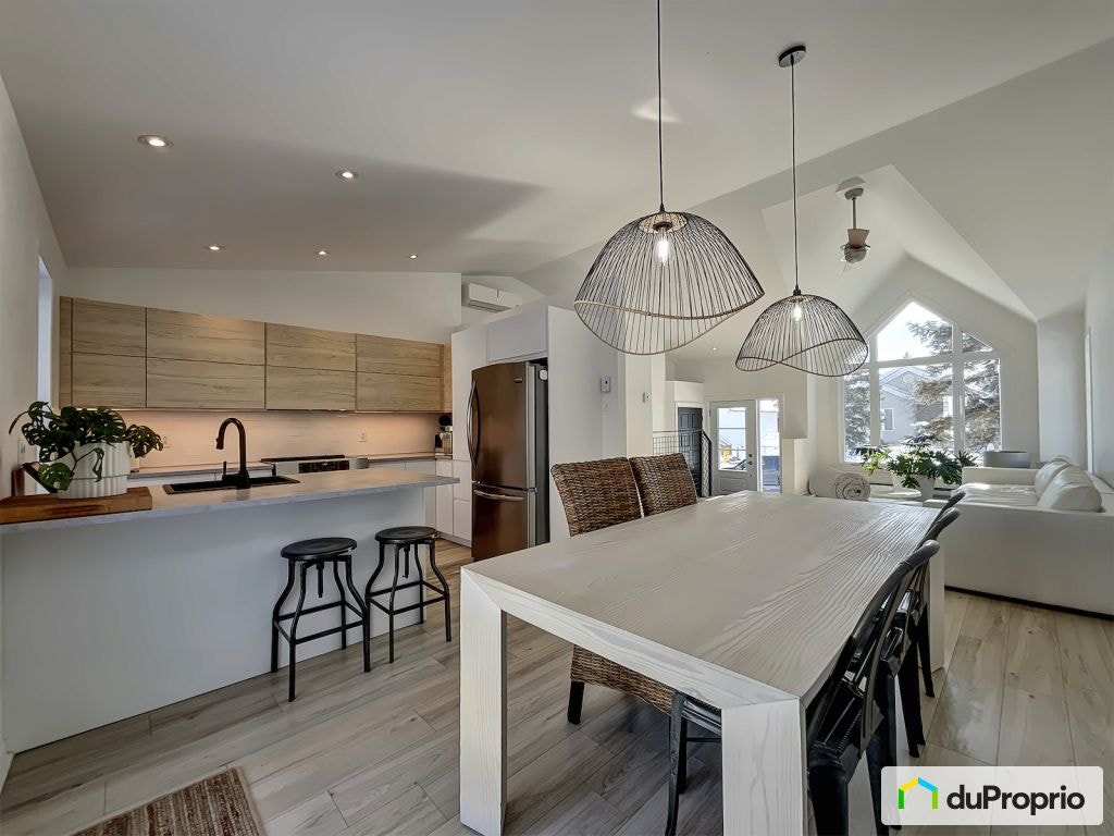 $632,000 - Bungalow for sale in St-Jérôme (Bellefeuille) — photo 1
