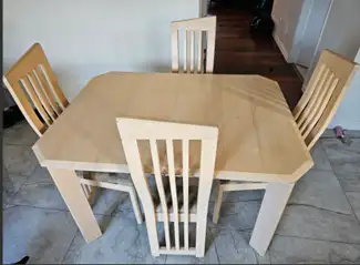 Table with chairs - Table avec chaises, View more
