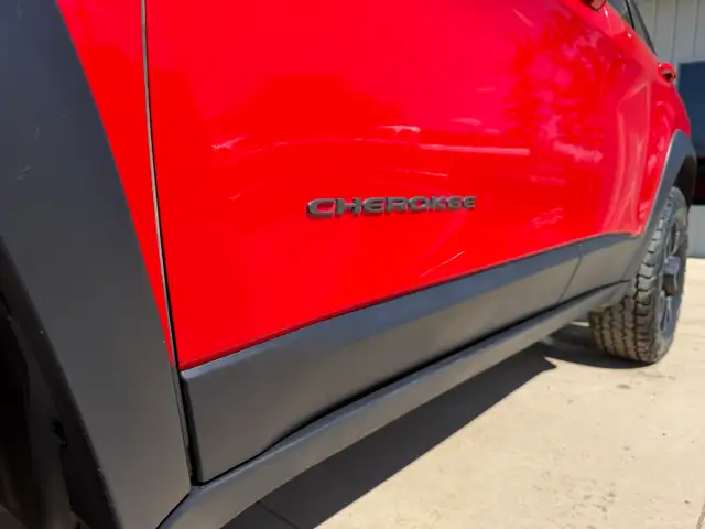 2017 Jeep Cherokee Trailhawk548407657083719683