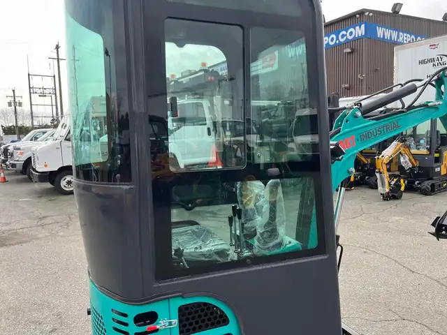 2024 agt Industrial Green QH13R Mini Excavator 420CC Gas Engine  in Heavy Equipment in Richmond - Image 19