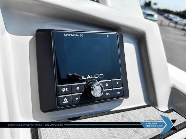 2023 STARCRAFT SVX 211 OB 140hp deck boat bateau Ponte in Powerboats & Motorboats in Laval / North Shore - Image 18