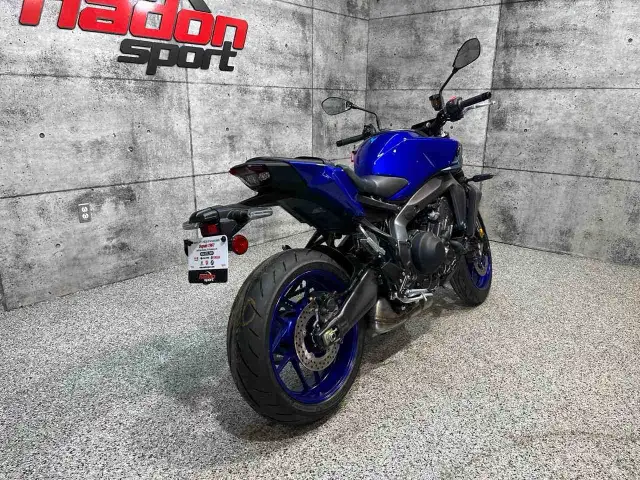 2025 YAMAHA MT-09 in Sport Touring in Laval / North Shore - Image 6