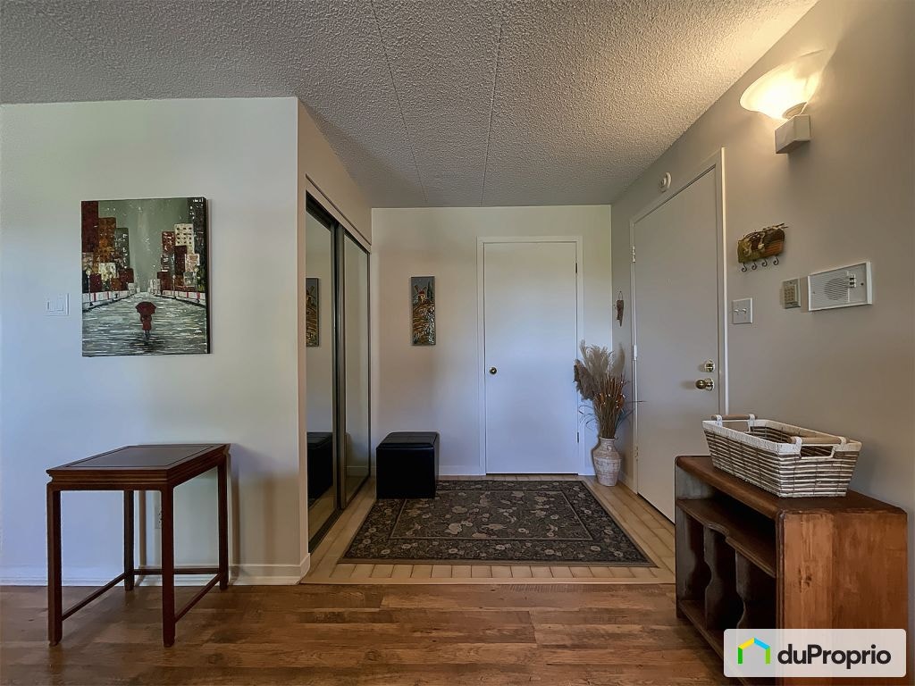 $335,000 - Condominium for sale in Candiac — photo 2