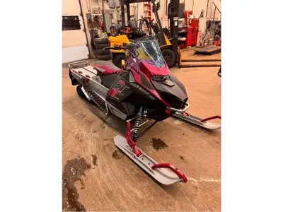 POWER STEERING C&A PRO XPT SKI AVEC LISSE AGRESSIVE CHENILLE ICE RIPPER XL AVEC CRAMPON PARE BRISE F...