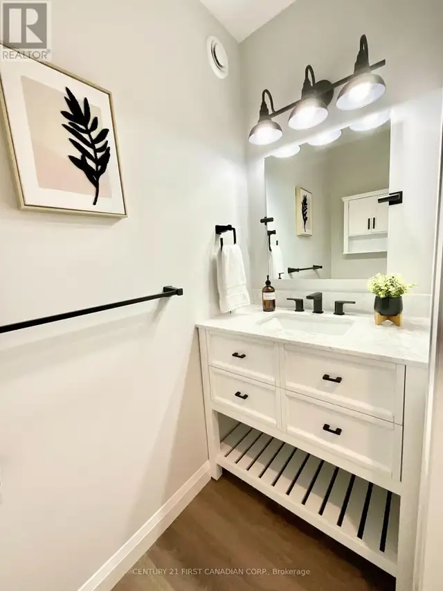 6 SHELDABREN STREET North Middlesex (Ailsa Craig), Ontario in Houses for Sale in Grand Bend - Image 14