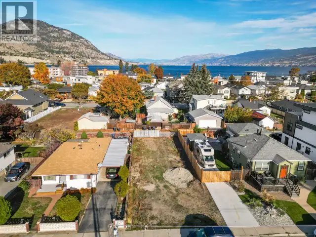 515 Heales Avenue Penticton, British Columbia in Land for Sale in Penticton - Image 2