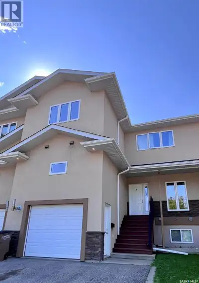 Welcome to gorgeous #2 Rideau Ridge where you will be greeted by 2600 square feet of absolute beauty...