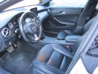ALL WHEEL DRIVE. FINISHED IN WHITE WITH BLACK INTERIOR. ALLOY WHEELS, NAVIGATION, A/C, POWER WINDOWS... (image 4)