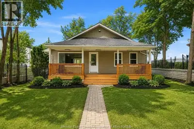 Discover exceptional waterfront living in this beautifully renovated 3-bedroom, 2-bath bungalow loca...