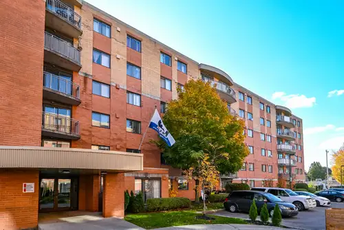 PROMOTION PREMIER MOIS GRATUIT !! Disponible : Appartement spacieux de 2 chambres 1400$/mois 55-57 R...