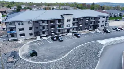 Available June 1, with The Hanson Group! This spacious 1 bedroom apartment offers 900 sq ft of moder...