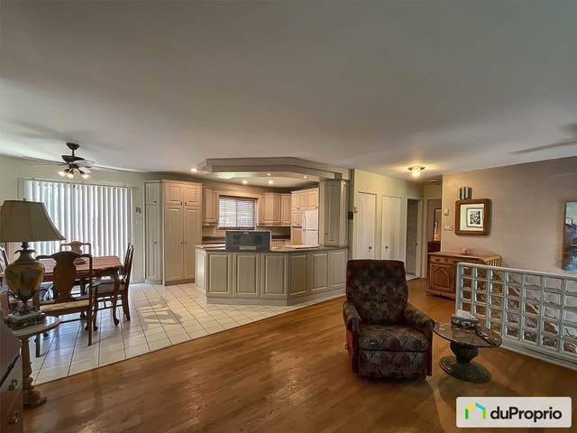 26e Avenue — photo 3