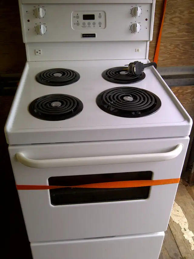 Stove apt size 24" in Stoves, Ovens & Ranges in City of Toronto - Image 4