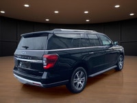 Price includes $1,000 finance credit. Price does not include fees or taxes. The 2024 Ford Expedition... (image 5)
