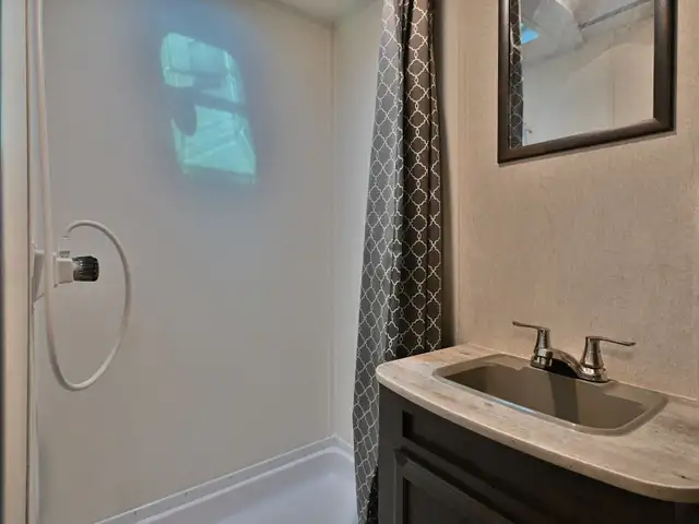 2018 Autumn Ridge Outfitter 23FB in Travel Trailers & Campers in St. Albert - Image 13