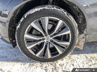 This Volvo XC60 Recharge has a dependable Turbo/Supercharger Gas/Electric I-4 2.0 L/120 engine power... (image 9)