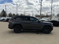This Jeep Grand Cherokee delivers a Regular Unleaded V-6 3.6 L/220 engine powering this Automatic tr... (image 6)