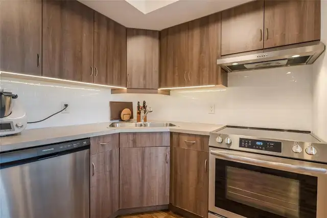 209 8 Brighton Lane Steinbach, Manitoba62865718551043123